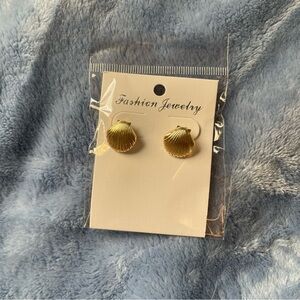 Gold shell earrings